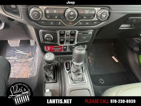 New 2026 Jeep Gladiator Mojave image 9