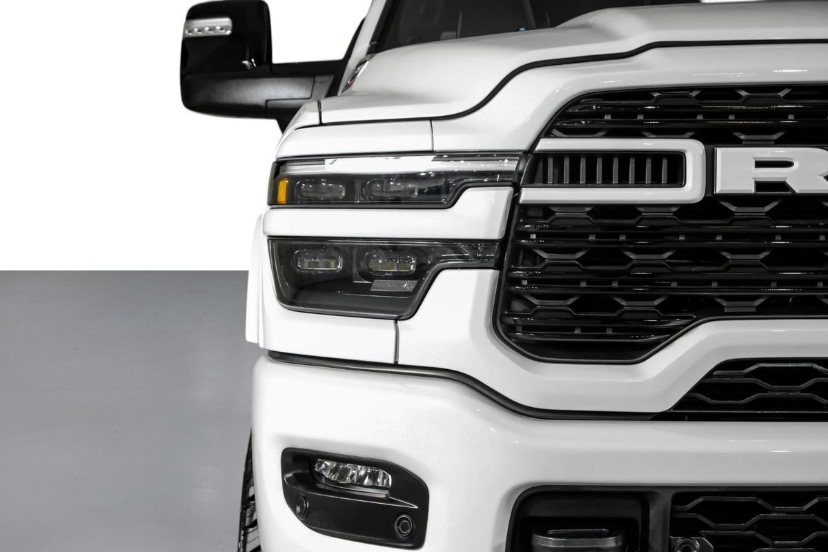 Used 2025 RAM 3500 Limited AWD/4WD image 40