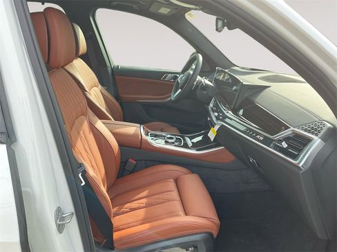 New 2026 BMW X5 xDrive50e w/ Executive Package image 15