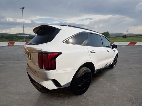 Certified 2023 Kia Sorento SX AWD/4WD image 3