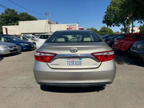 Used 2017 Toyota Camry LE image 5