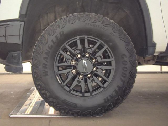 Used 2026 Chevrolet Silverado 2500 ZR2 AWD/4WD image 22