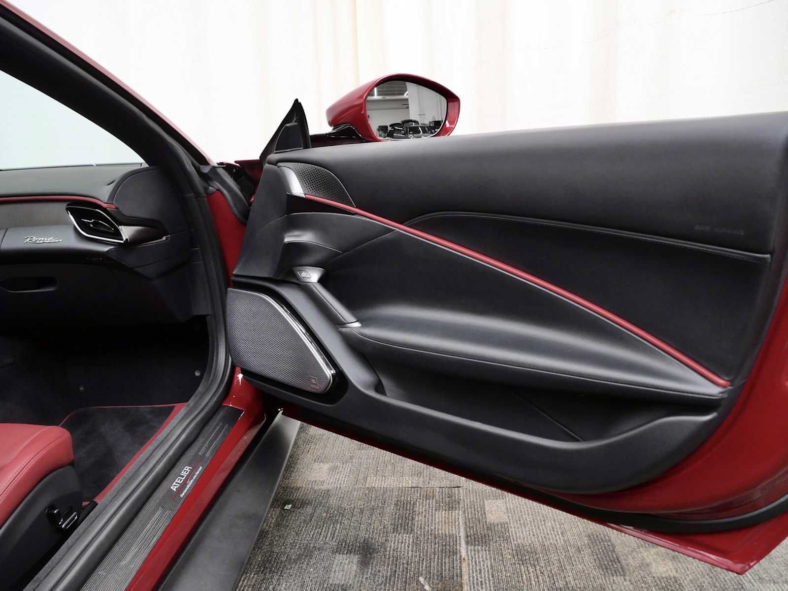 Certified 2025 Ferrari Roma Spider RWD image 15