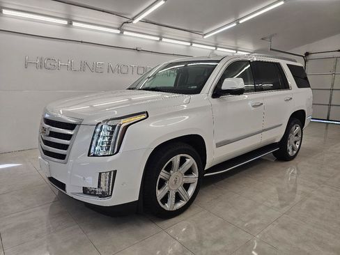 Used 2020 Cadillac Escalade Luxury AWD/4WD image 1