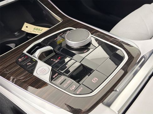New 2026 BMW X5 xDrive40i w/ Climate Comfort Package image 16