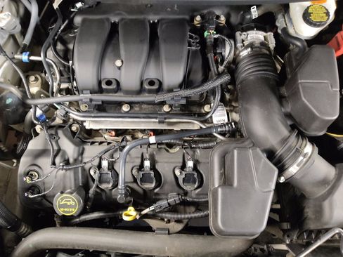 Used 2018 Ford Explorer Limited image 30