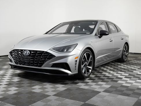 Used 2022 Hyundai Sonata SEL Plus image 2