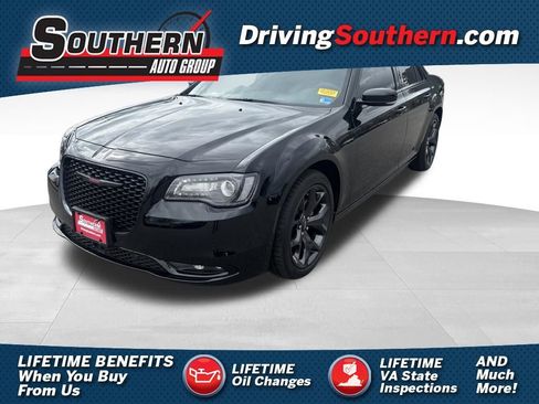 Used 2023 Chrysler 300 S w/ Safetytec Plus Group image 1
