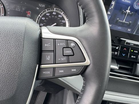 Used 2022 Toyota Highlander Platinum image 24