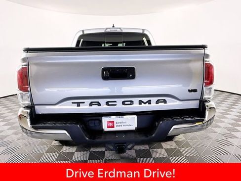 Certified 2021 Toyota Tacoma TRD Off-Road AWD/4WD image 22