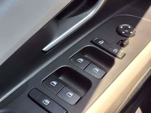 Certified 2023 Hyundai Elantra Limited FWD image 18