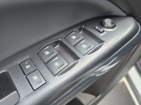 Used 2017 Chevrolet Colorado Z71 image 19