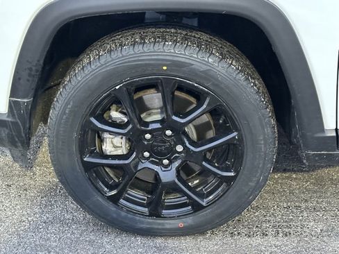 Used 2023 Jeep Compass Altitude w/ Sun and Sound Group image 10