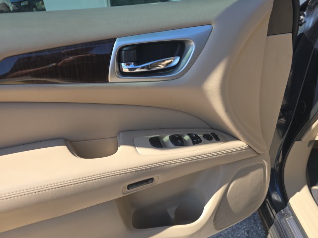 Used 2015 Nissan Pathfinder Platinum FWD image 10