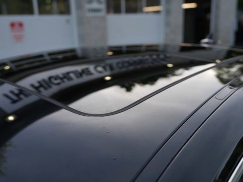 Used 2023 Maserati Levante Modena image 18