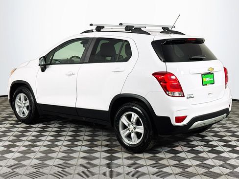 Used 2021 Chevrolet Trax LT w/ LT Convenience Package image 6