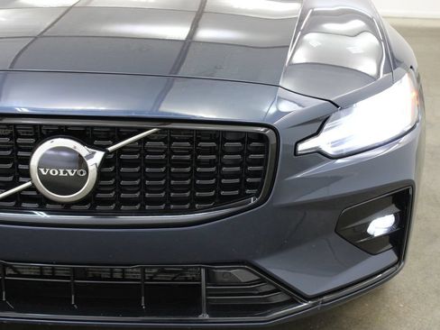 Certified 2024 Volvo S60 B5 Core FWD image 8