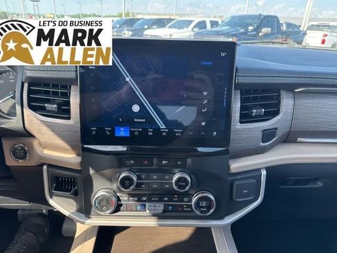 Used 2024 Ford Expedition Max Limited AWD/4WD image 9