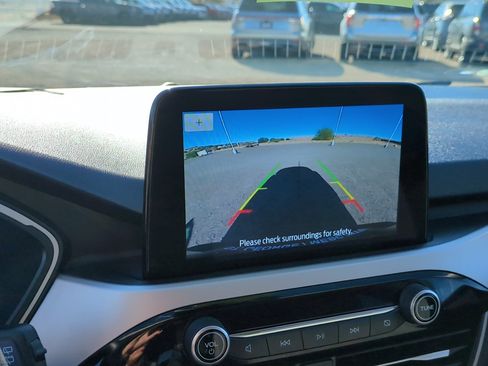 Used 2022 Ford Escape SE image 22