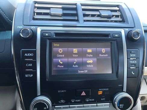 Used 2014 Toyota Camry LE FWD image 22