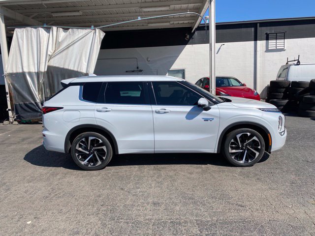 Used 2023 Mitsubishi Outlander SEL AWD/4WD image 4