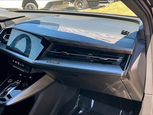 Used 2022 Audi Q4 e-tron Premium Plus AWD/4WD image 19