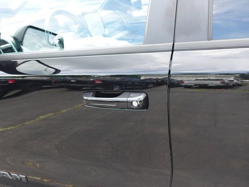 Used 2023 RAM 1500 Big Horn AWD/4WD image 14