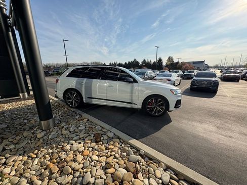 Used 2023 Audi SQ7 Prestige image 5