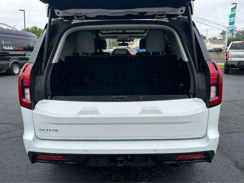 Used 2025 Ford Expedition Active AWD/4WD image 6
