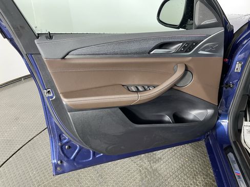 Certified 2024 BMW X4 M40i w/ Premium Package image 10