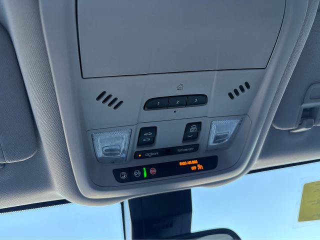Used 2022 GMC Terrain SLT w/ Infotainment Package II AWD/4WD image 33
