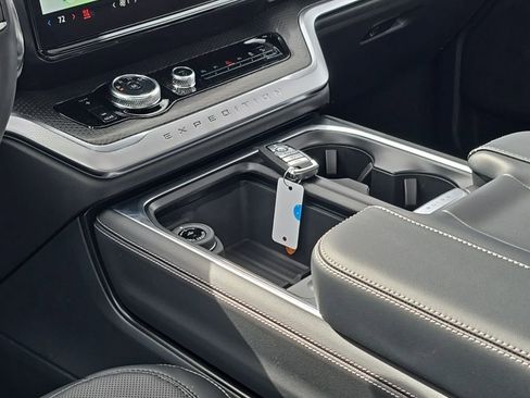 New 2026 Ford Expedition Platinum image 14