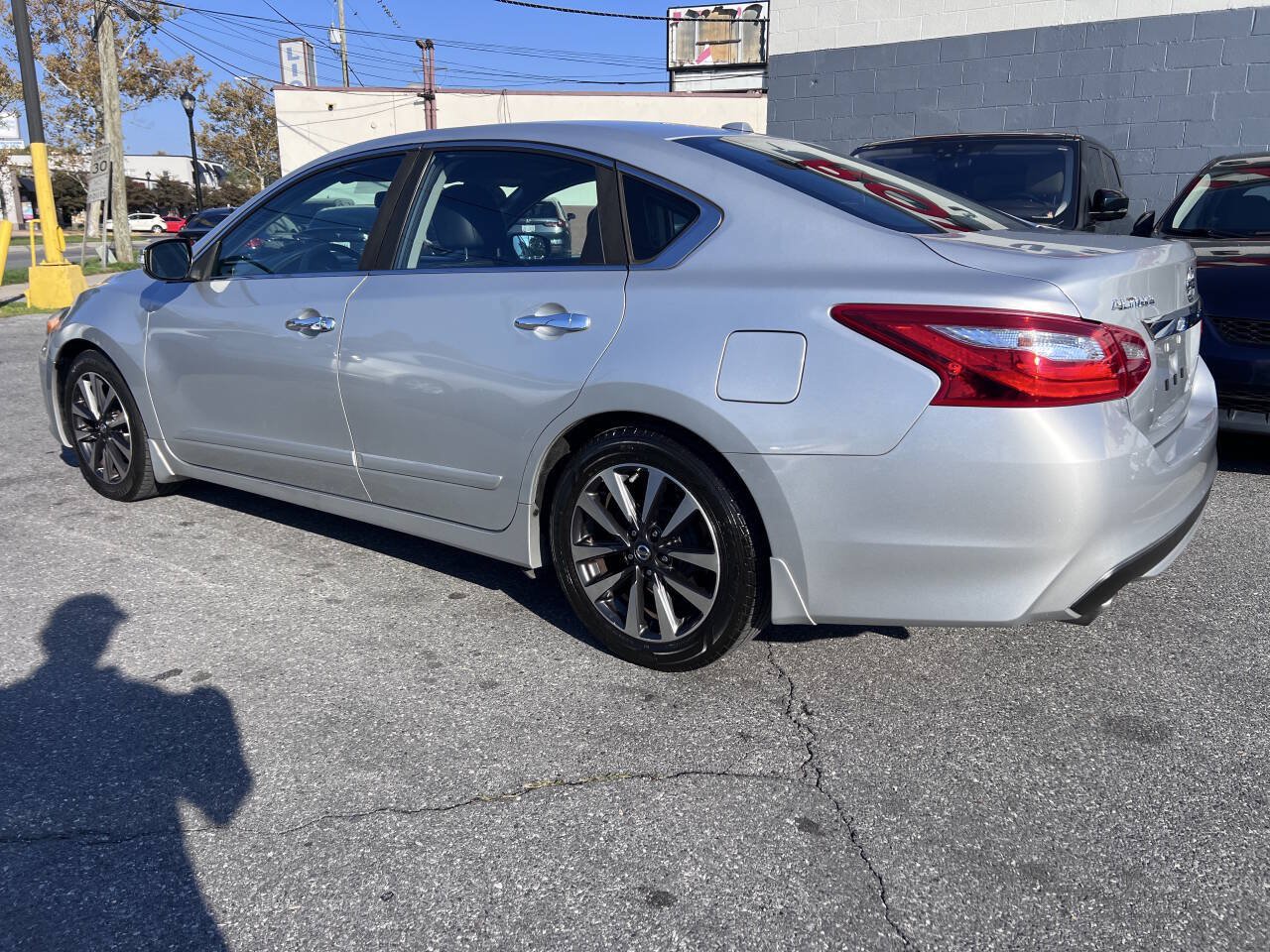 Used 2016 Nissan Altima 2.5 SL w/ 2.5 Technology Package FWD image 6