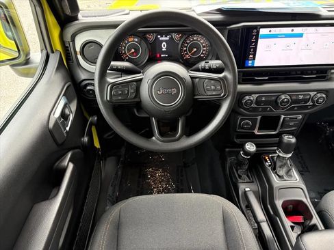 Used 2024 Jeep Wrangler Unlimited Sport AWD/4WD image 21