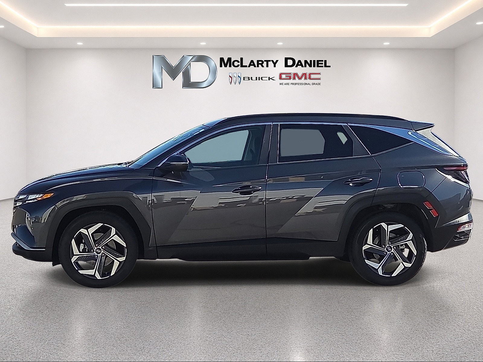Used 2024 Hyundai Tucson SEL w/ Convenience Package FWD image 2