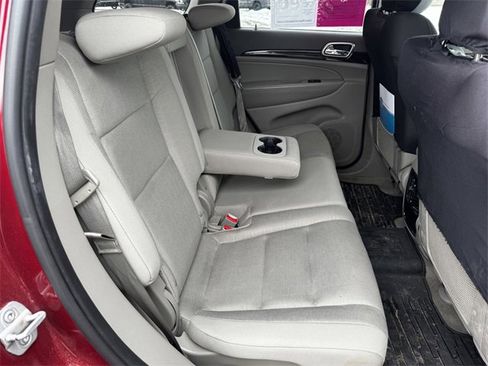 Used 2013 Jeep Grand Cherokee Laredo w/ Laredo E Group image 16