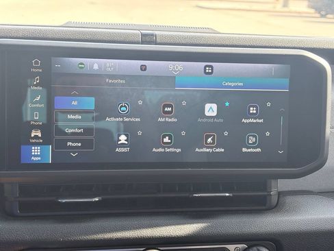 Used 2025 Jeep Gladiator Sport AWD/4WD image 9