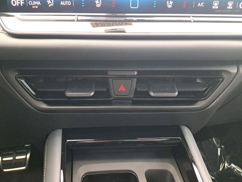 New 2026 Volkswagen Tiguan SEL R-Line AWD/4WD image 26