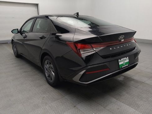 Used 2024 Hyundai Elantra SEL FWD image 5