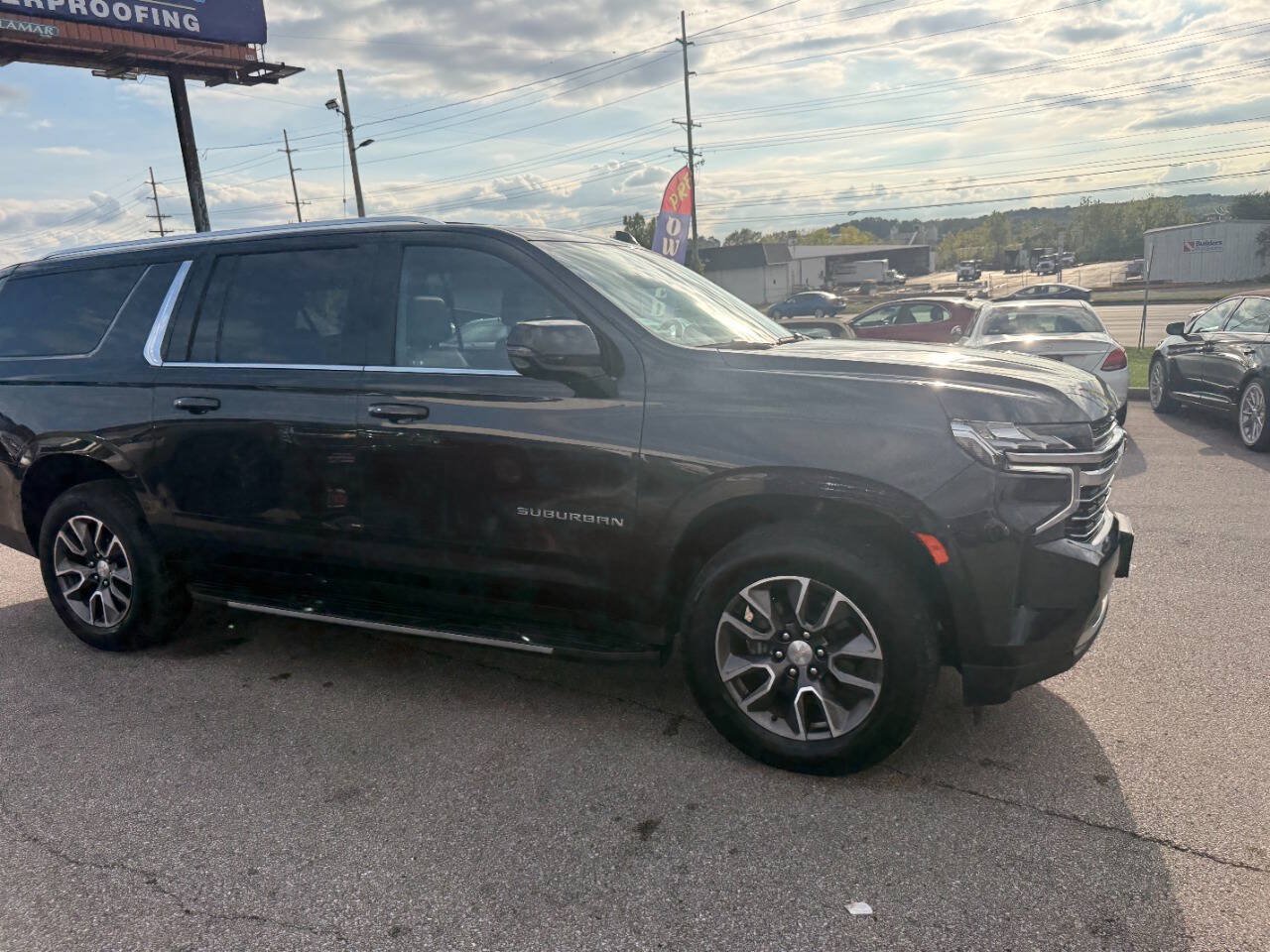 Used 2023 Chevrolet Suburban LT w/ Luxury Package AWD/4WD image 56