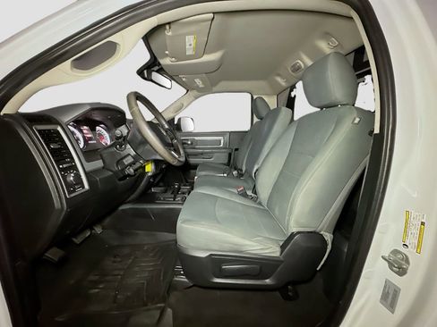 Used 2016 RAM 3500 Tradesman w/ Chrome Appearance Group image 13