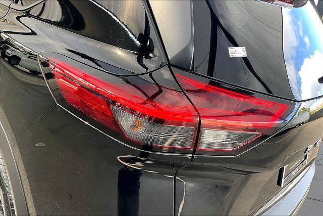 Certified 2023 Nissan Rogue SV FWD image 28