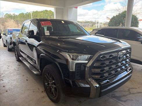 Used 2023 Toyota Tundra Platinum image 4