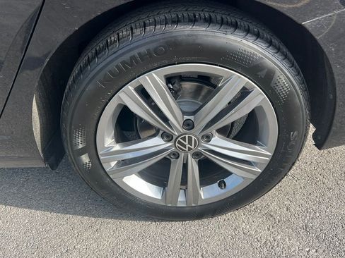 Used 2024 Volkswagen Jetta SE FWD image 12