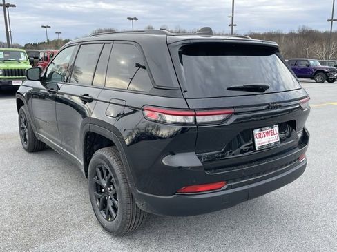 New 2025 Jeep Grand Cherokee image 5