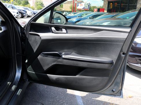 Used 2022 Kia K5 LXS image 42