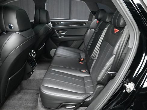Used 2019 Bentley Bentayga AWD/4WD image 58