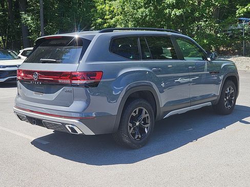 New 2026 Volkswagen Atlas Peak Edition AWD/4WD image 2