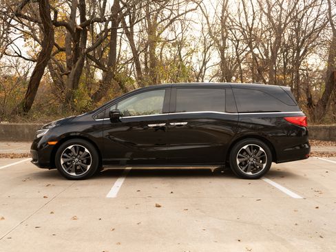 Certified 2023 Honda Odyssey Elite image 6