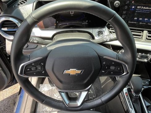 Certified 2024 Chevrolet Trax LT w/ LT Convenience Package FWD image 12